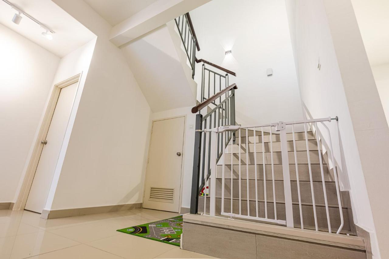 Desaru Babyfriendly Homestay Экстерьер фото